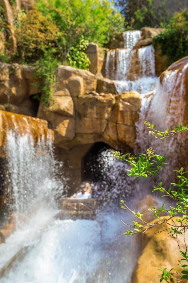 Hotel Matamba, Phantasialand Erlebnishotel Bruhl Bagian luar foto